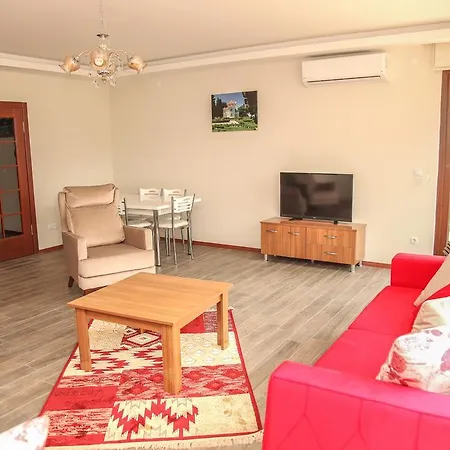 Royal Seza Aparthotel 3*